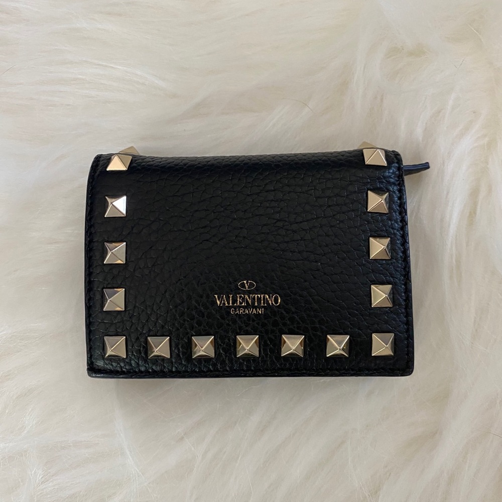 VALENTINO Compact Rockstud Grainy Calfskin Wallet